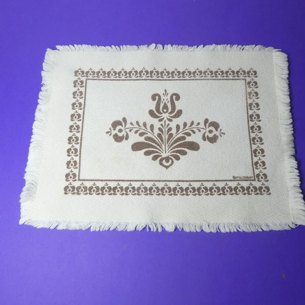 Pfaltzgraff Village Set of 8 Woven Cloth Placemats 12